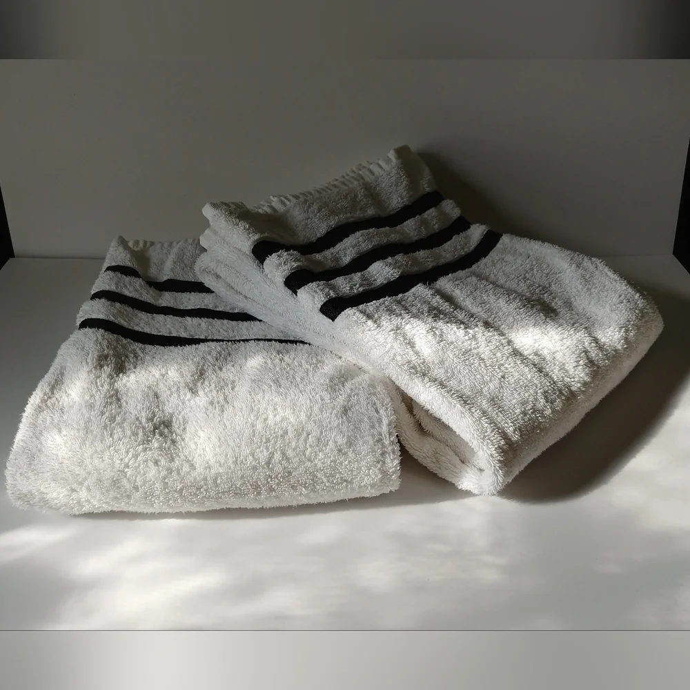 Bath Towels White with Bkack Stripes (2) Matching Pair